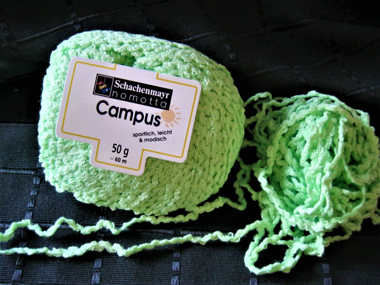 NEU Handmade Stehkragenpulli ärmellos Neongrün Viskose S-M