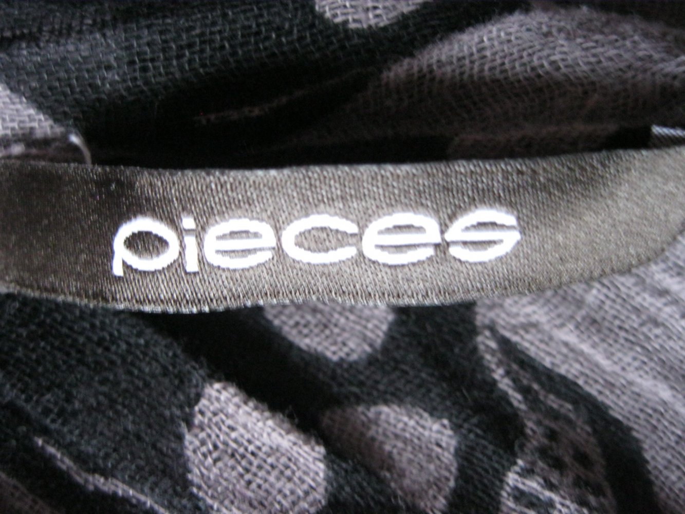 Tuch # Pieces # Aubergine / Schwarz # Totenkopf