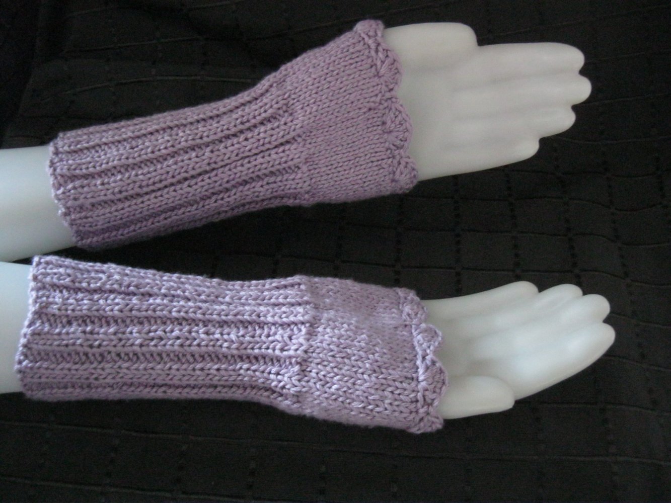 NEU Pulswärmer Perlen Baumwolle Handmade Hand-Stulpen Flieder