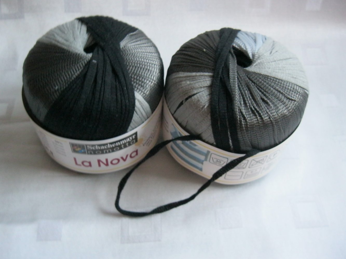 NEU Strickkleid Minikleid Handmade gestreift Grau / Schwarz S-M