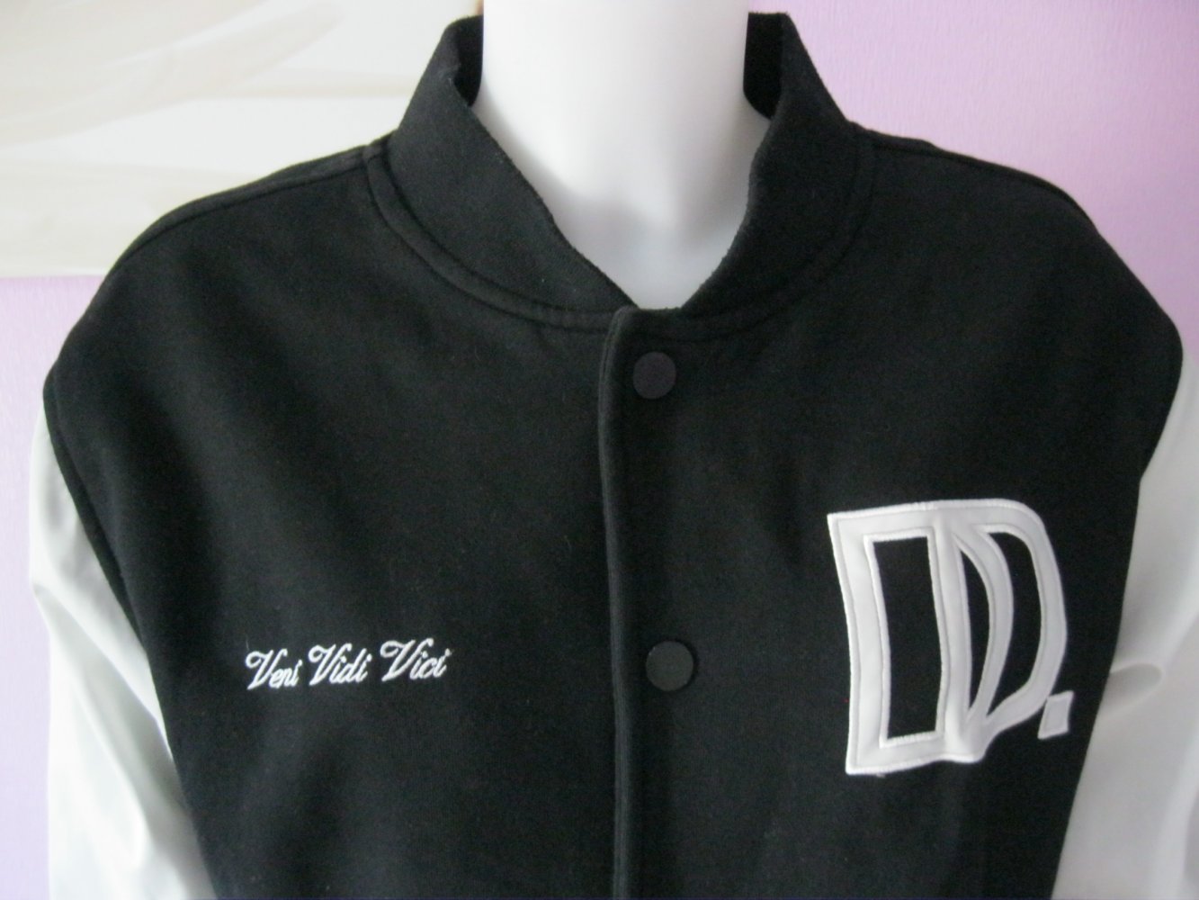 Shrdd # College Jacke # Veni Vidi Vici # Schwarz/Weiß # M