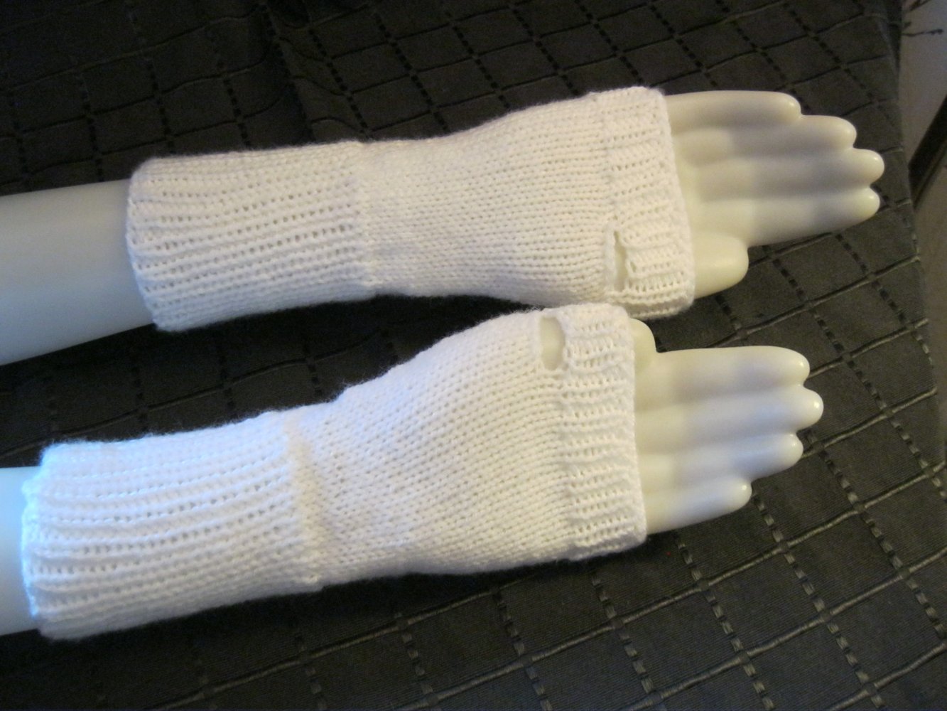 Handstulpen gestrickt Daumenloch Weiß