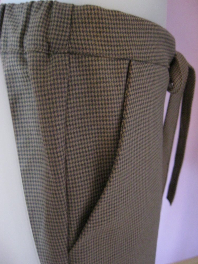 Stoffhose# Schlupfhose # Mango # Braun/Schwarz # kariert # S