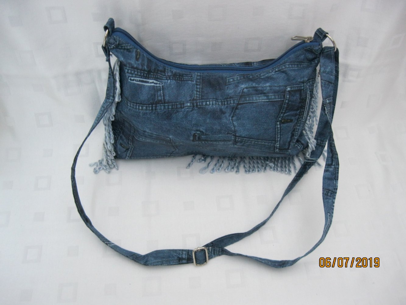 Umhängetasche # Jeansoptik # Quasten # Blau