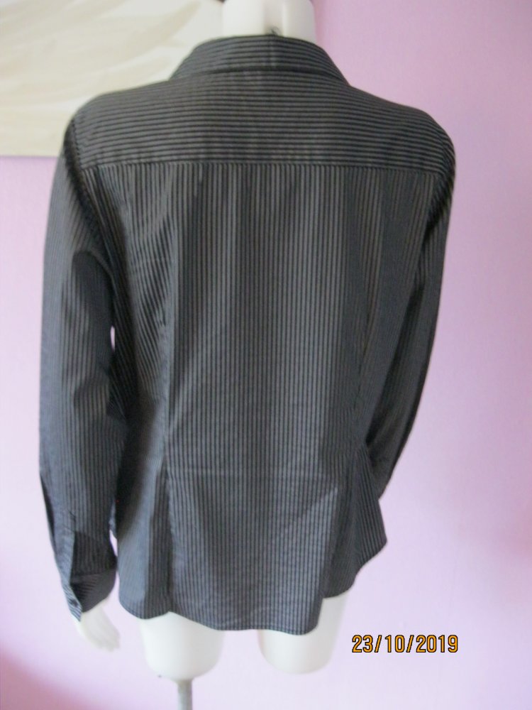 Neu # Hemd/Bluse # H&M # schwarz # Nadelstreifen # 46