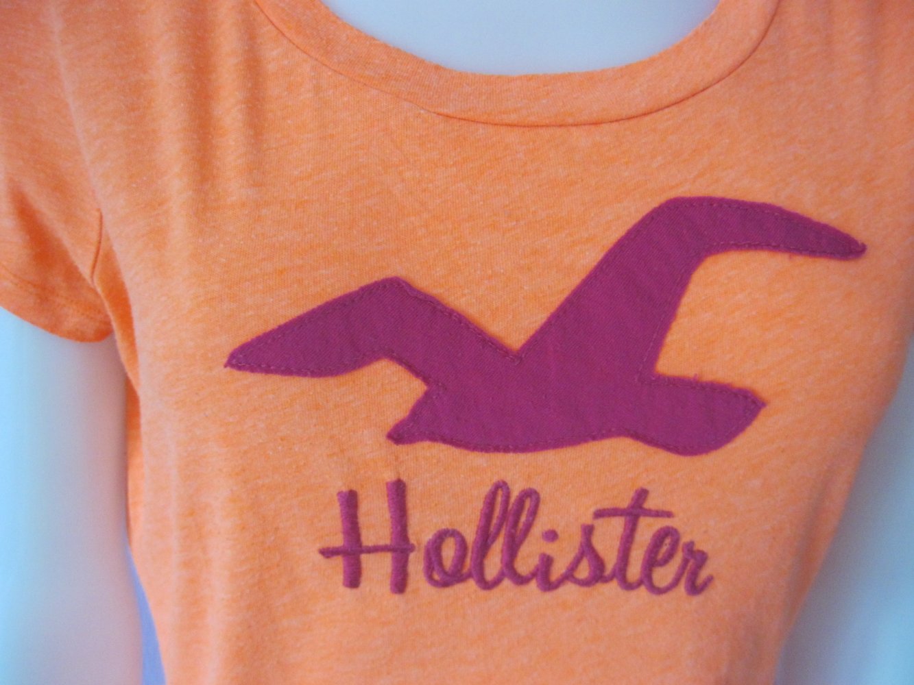 T-Shirt # Orange meliert # Logo # Stickerei # Aufnäher # Hollister # M