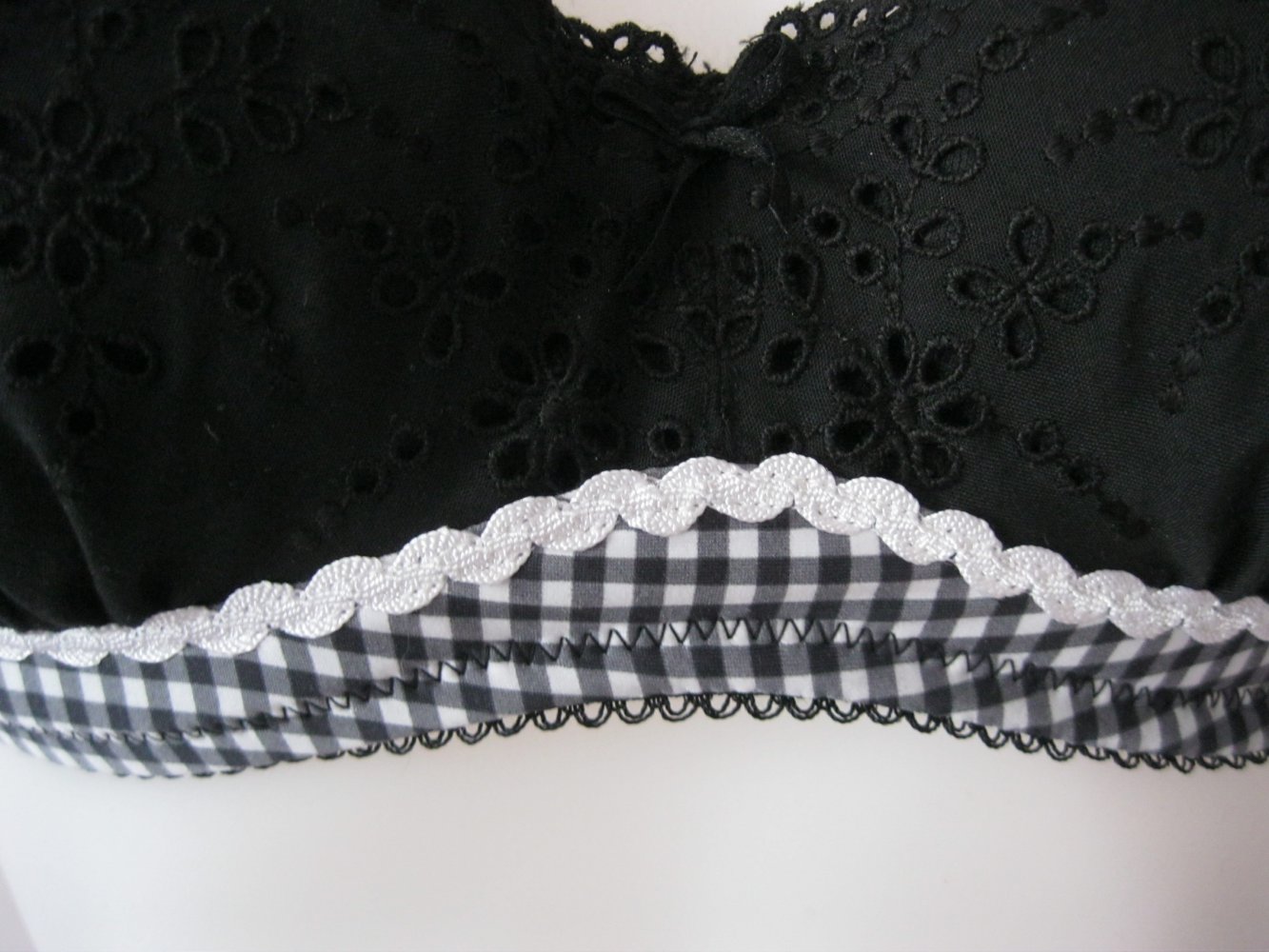 Triumph # Push-up-BH # Dirndl Love WHU # Spitze # Schwarz/Weiß #  Cup 75A