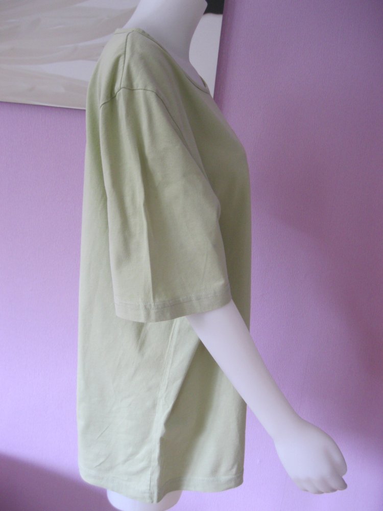 T-Shirt # Lindgrün # 100% Baumwolle # Stickerei # 48