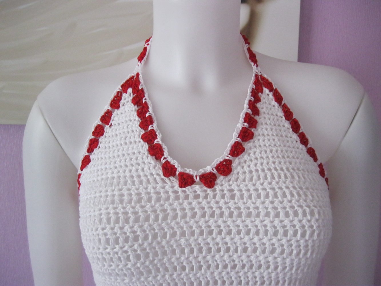 NEU Neckholder-Top Vintage Design Handmade gehäkelt Baumwolle Weiß / Rot S-M