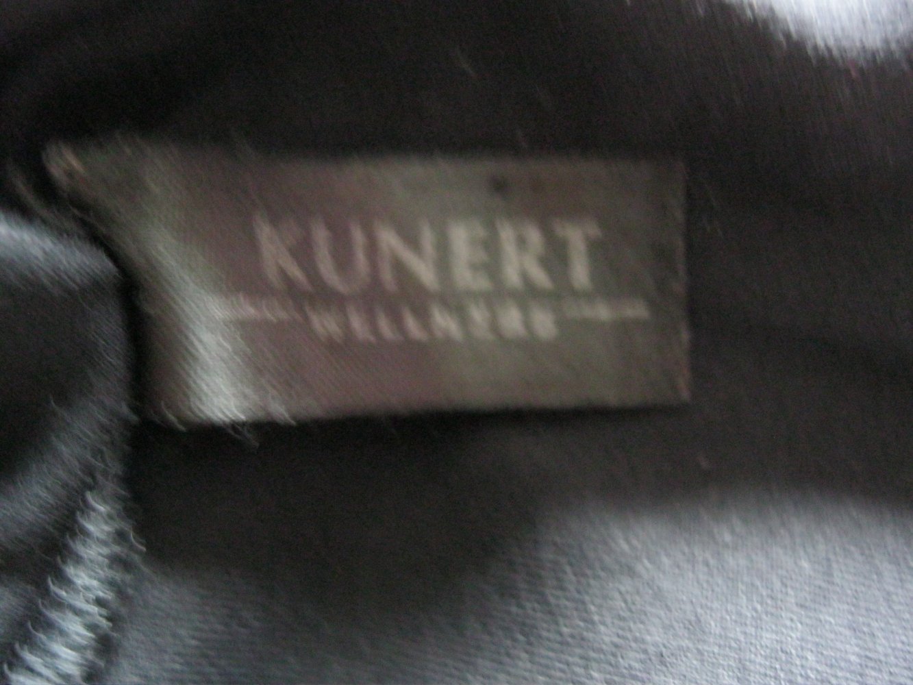 T-Shirt # Kunert Wellness # Schwarz # V-Ausschnitt # S