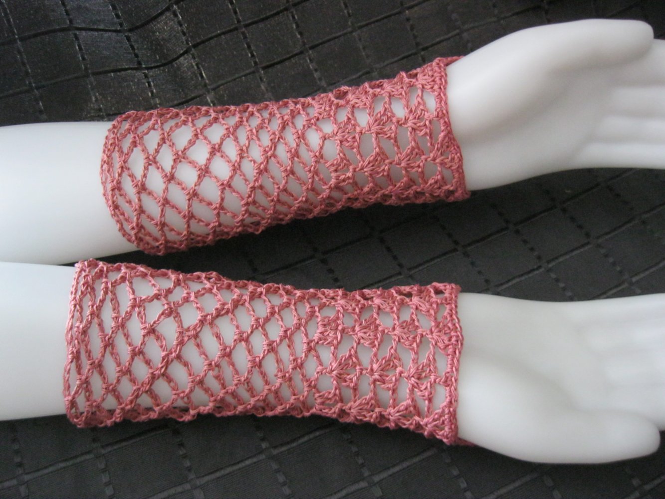 NEU Stulpen Altrosa Handschuhe Mittelfinger-Schlaufe 100% Baumwolle Handmade