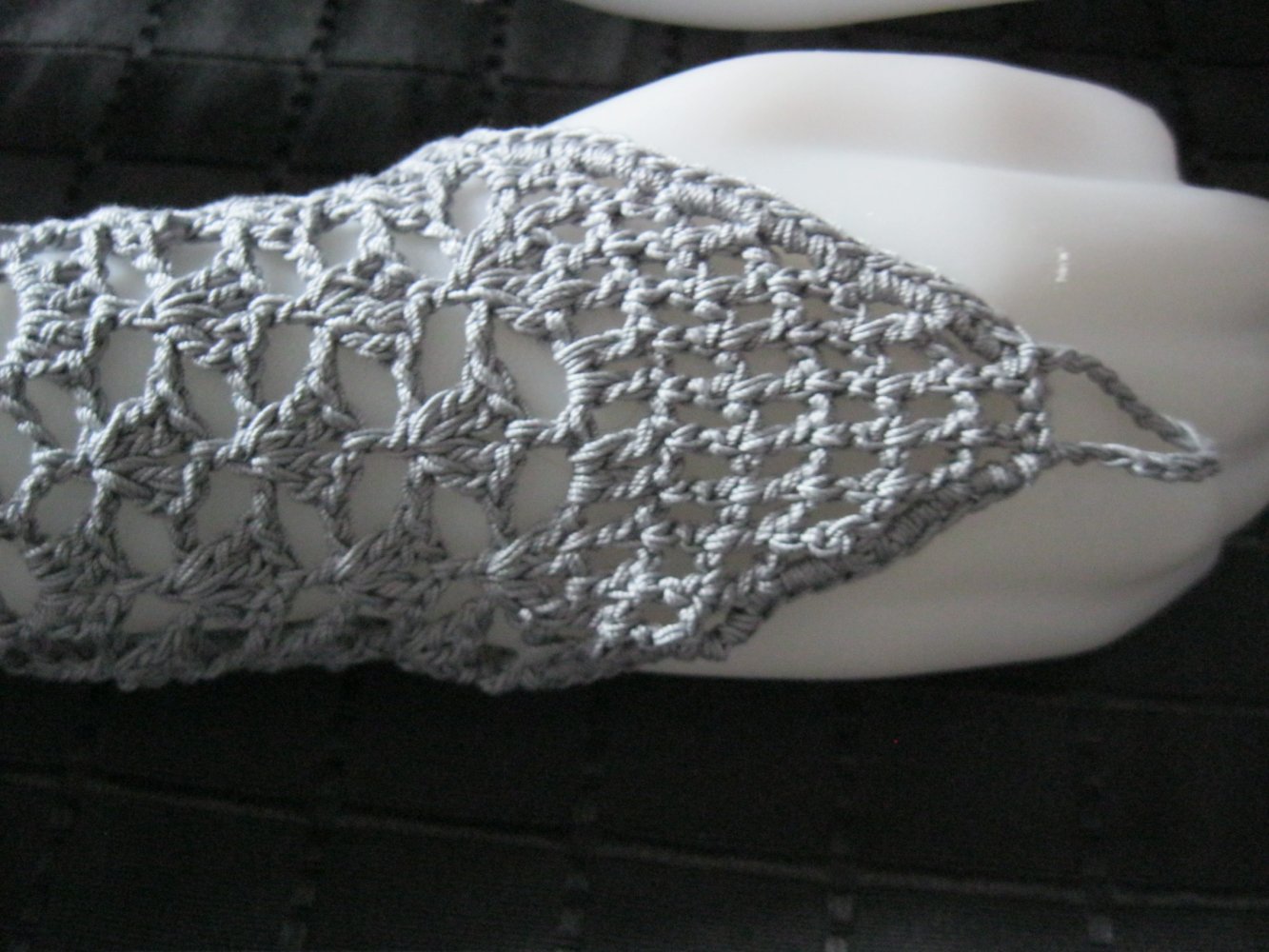 NEU Stulpen Handschuhe Mittelfinger-Schlaufe Handmade 100% Baumwolle Hellgrau