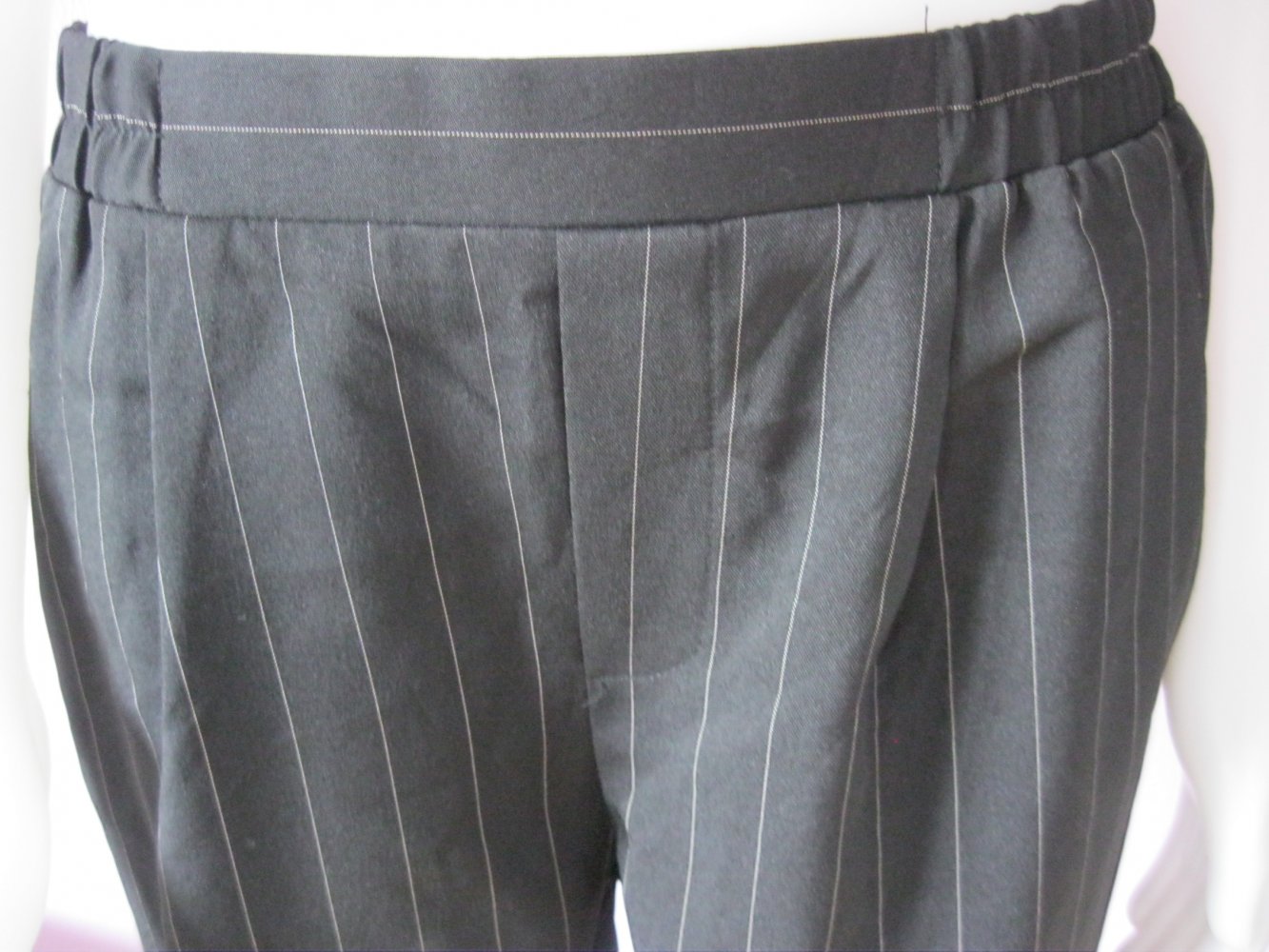 Stoffhose # Schlupfhose # Chicorée # Sommerhose # Nadelstreifen # Schwarz # M