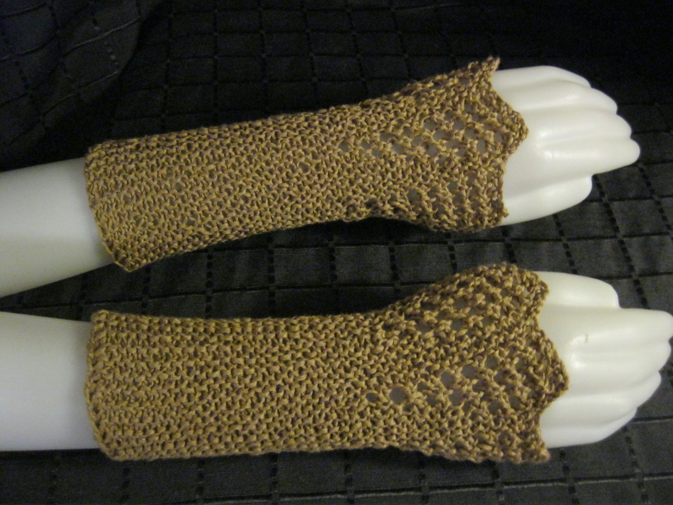 NEU Pulswärmer Hand-Stulpen 50% Baumwolle Zackenrand Handmade braun