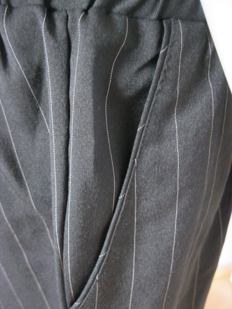 Stoffhose # Schlupfhose # Chicorée # Sommerhose # Nadelstreifen # Schwarz # M