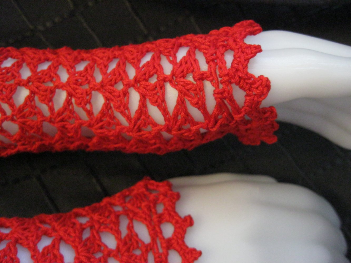 NEU leichte Hand-Stulpen 100% Baumwolle Zackenrand Handmade Rot