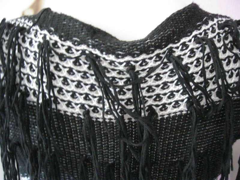 Blind Date Strickweste Fransen Schwarz/Weiß 34 / Einheitsgröße