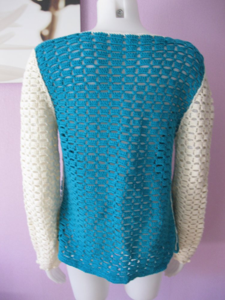 NEU Trachten/Strickjacke Schurwolle Handmade   Blumen  weiß/türkis  M/L