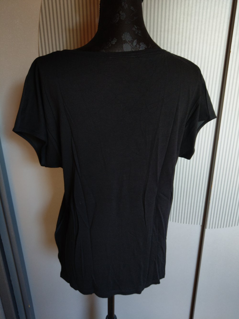 T-Shirt schwarz Blume Orsay 