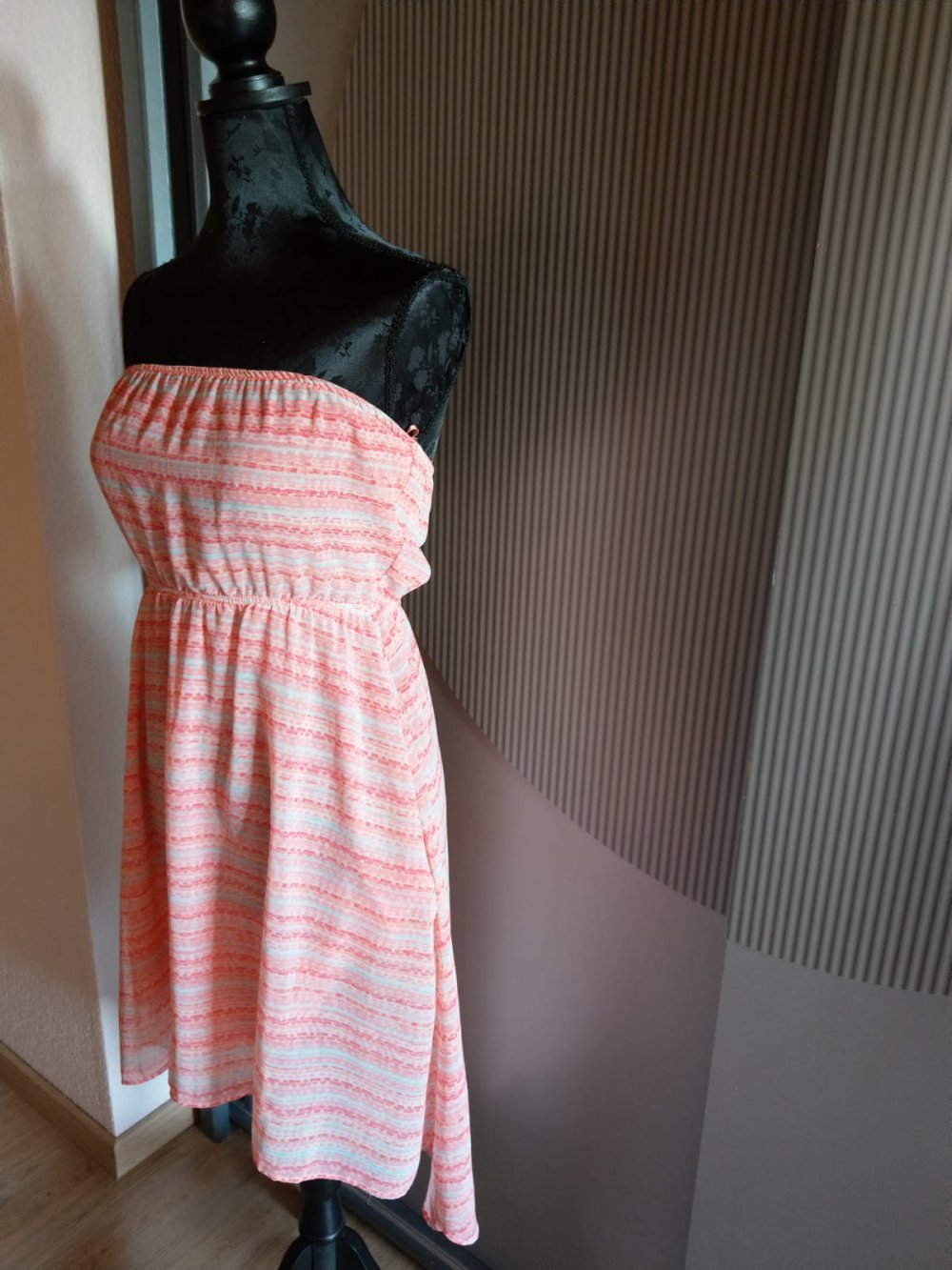 Kleid rosa nude Bershka M