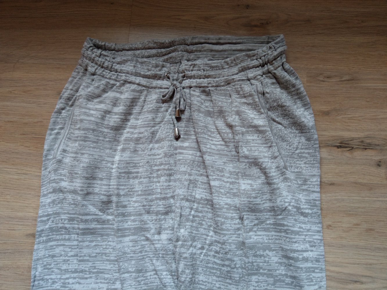 Stoffhose Pluderhose beige grau edited