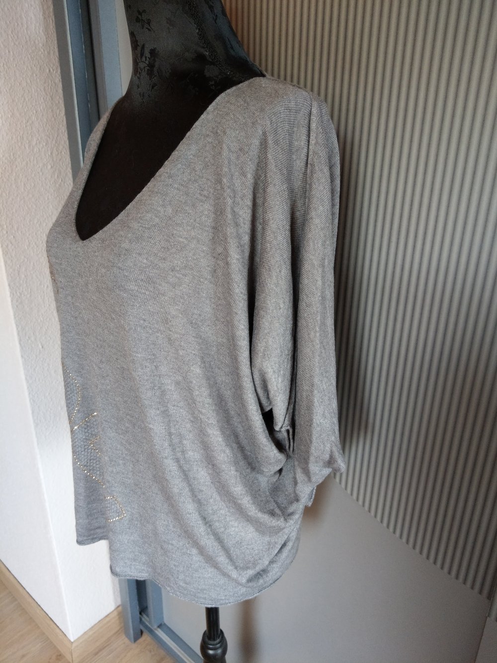 Pullover Shirt grau Steinchen Nadine Made in Italy Fledermaus Arm 