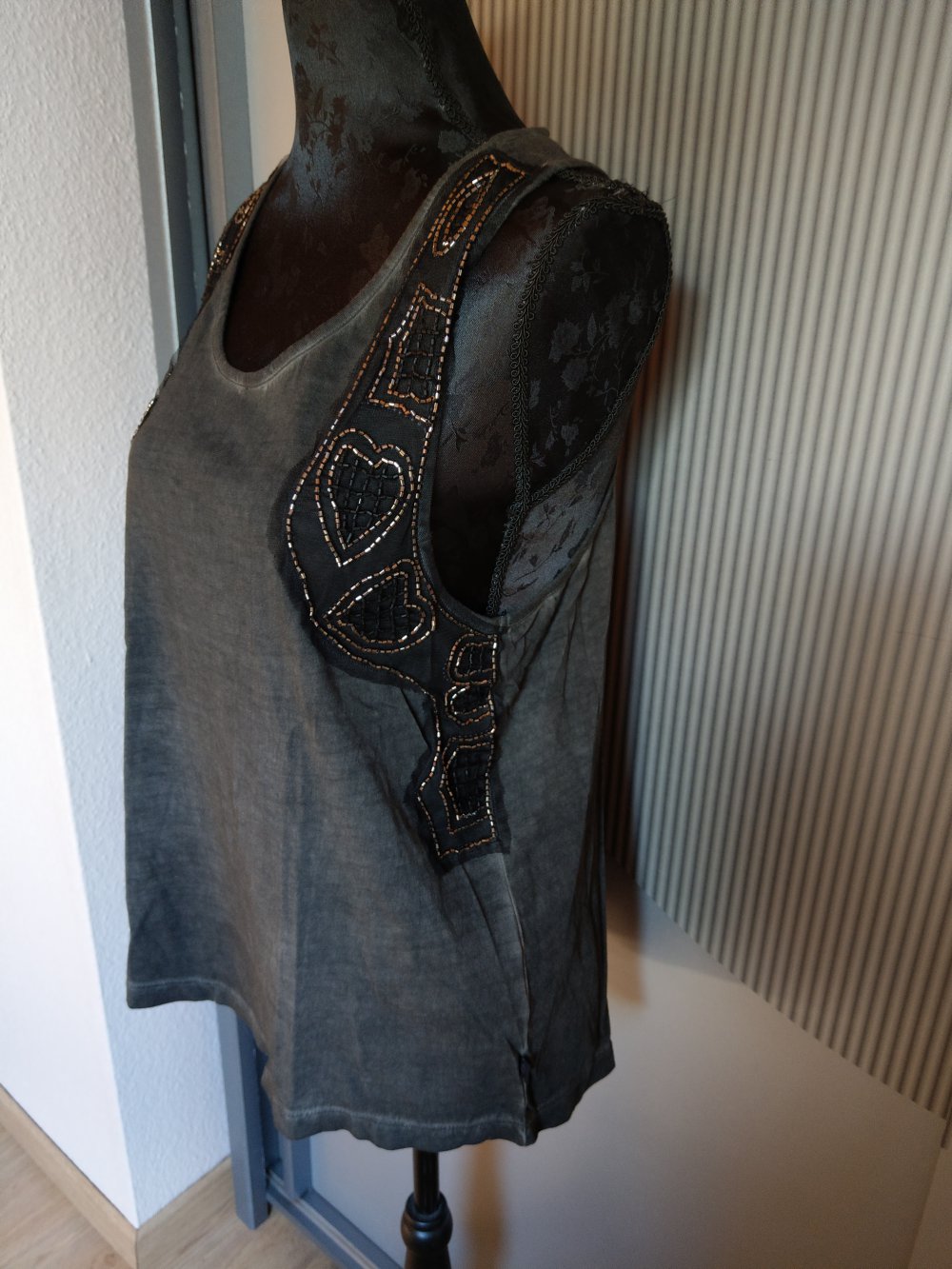 Top Shirt grau schwarz Pailletten s.oliver neu