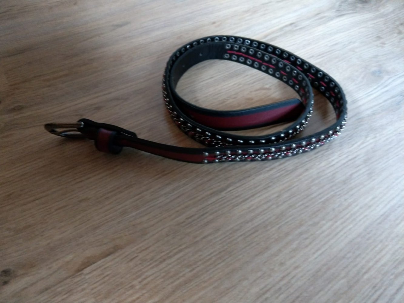 Gürtel rot schwarz Nieten Leder 90cm
