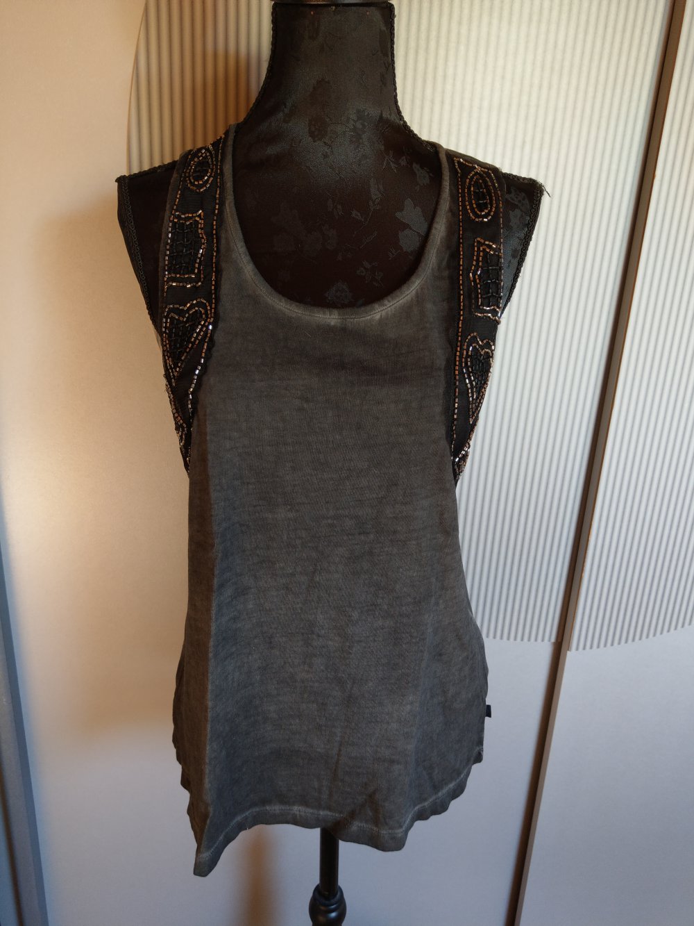 Top Shirt grau schwarz Pailletten s.oliver neu