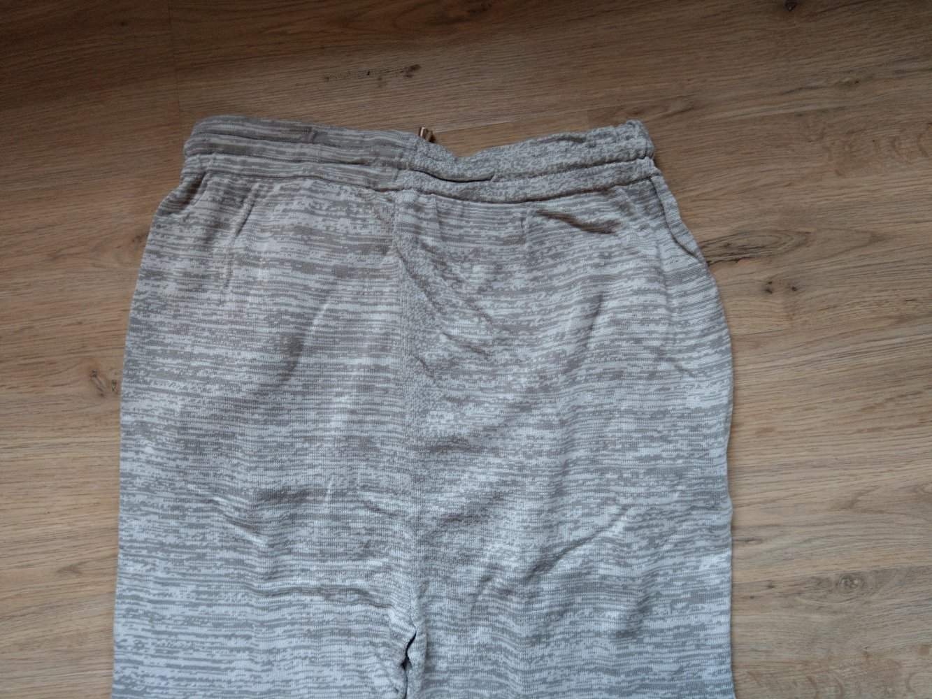 Stoffhose Pluderhose beige grau edited