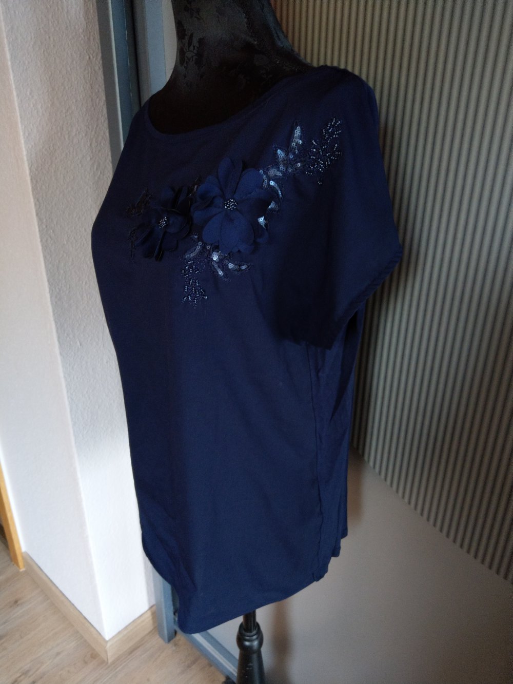 T-Shirt blau Orsay Blume 