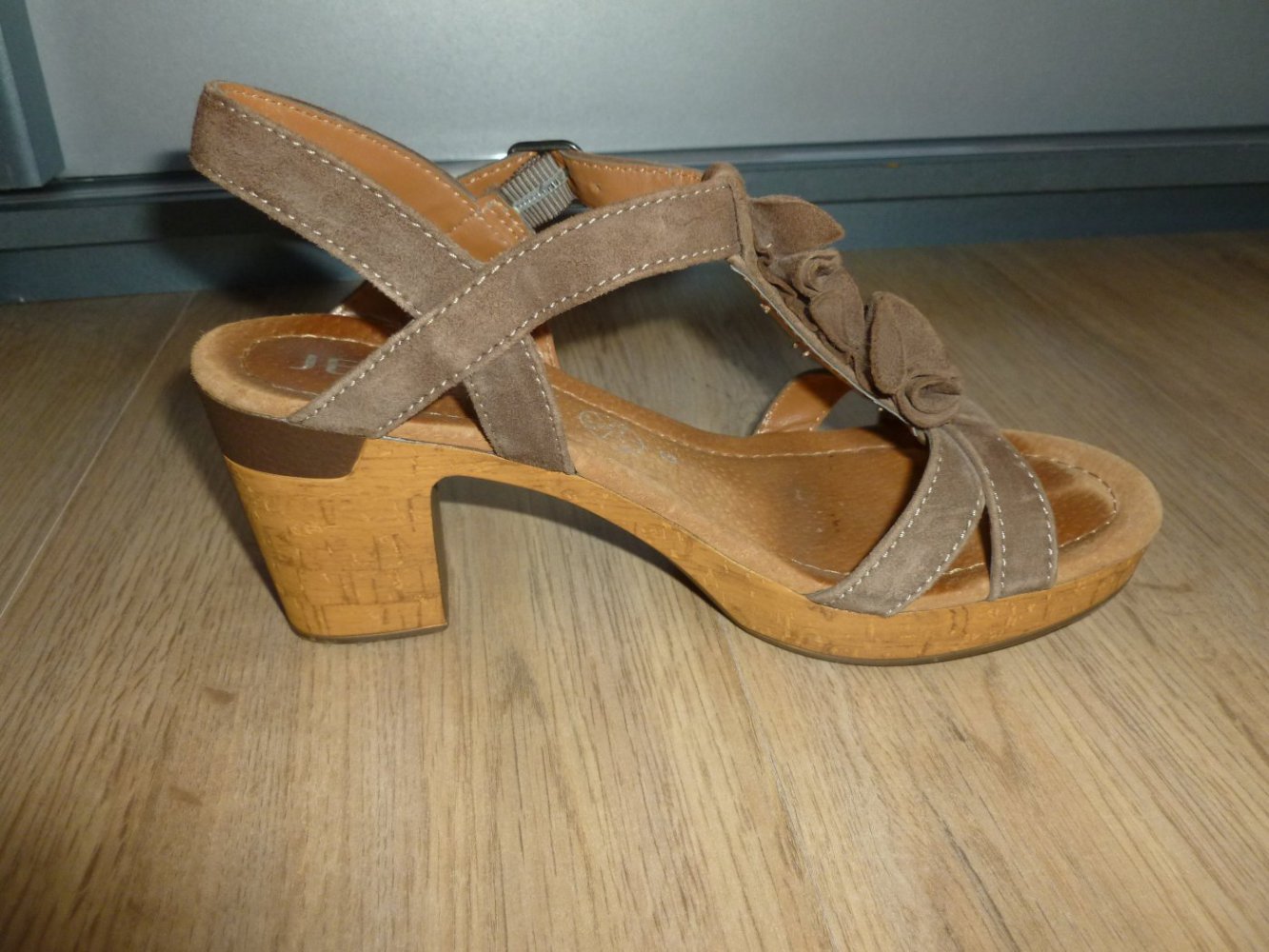 Sandalen hohe Schuhe beige braun Jenny by Ara