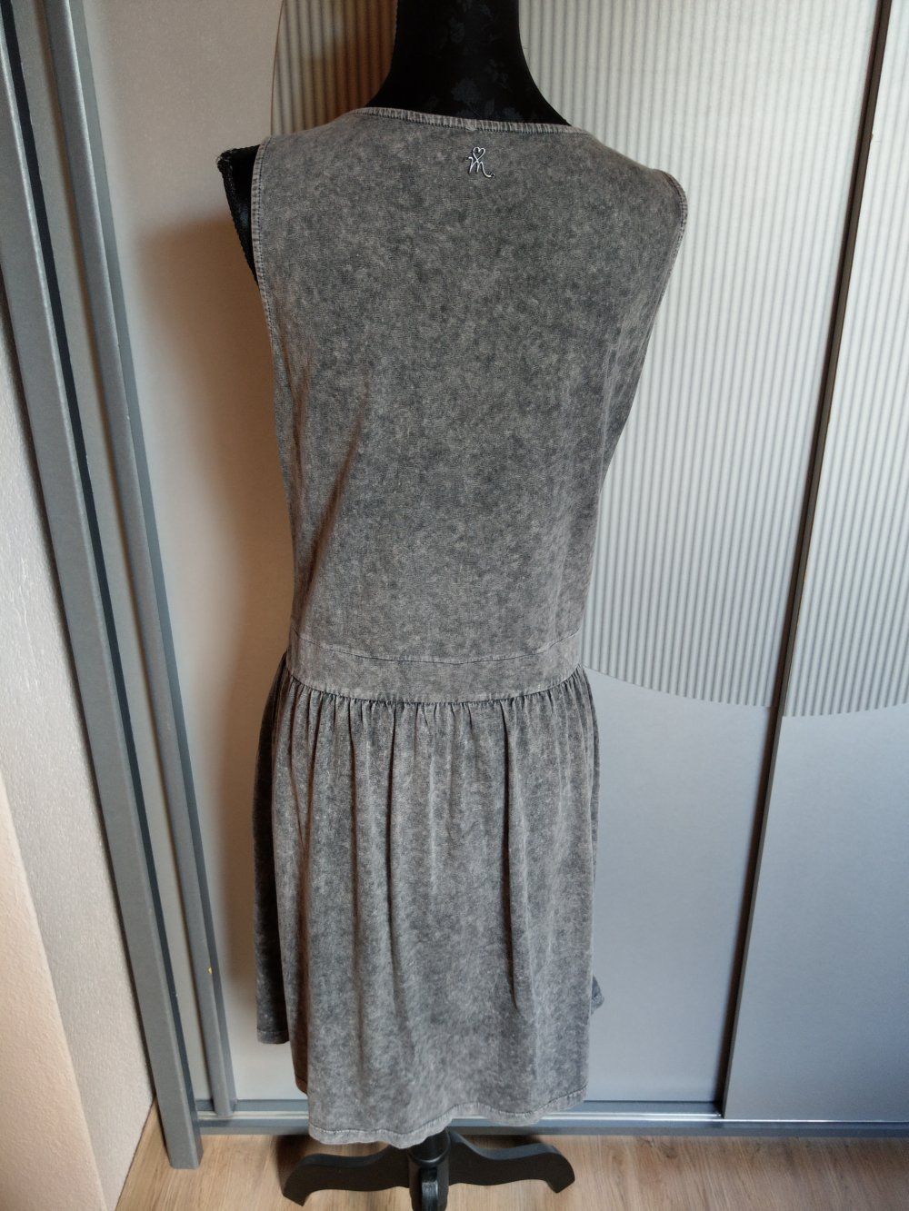 Kleid grau Spitze mogul 