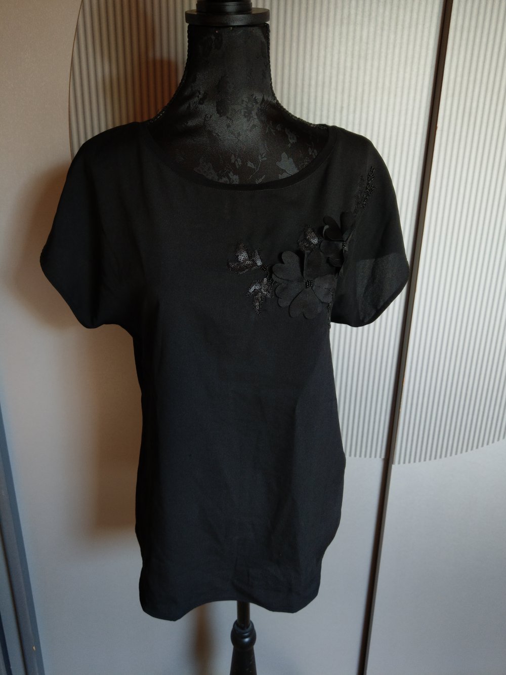 T-Shirt schwarz Blume Orsay 