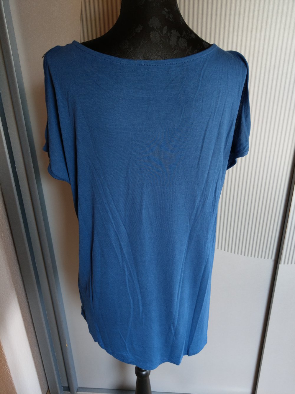T-Shirt blau Blumen Pailletten Orsay 