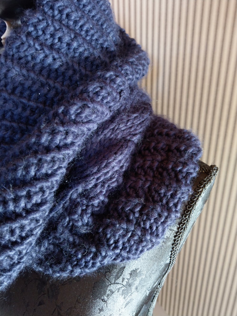 Schal Tuch flauschig weiß dunkelblau C&A Neu 