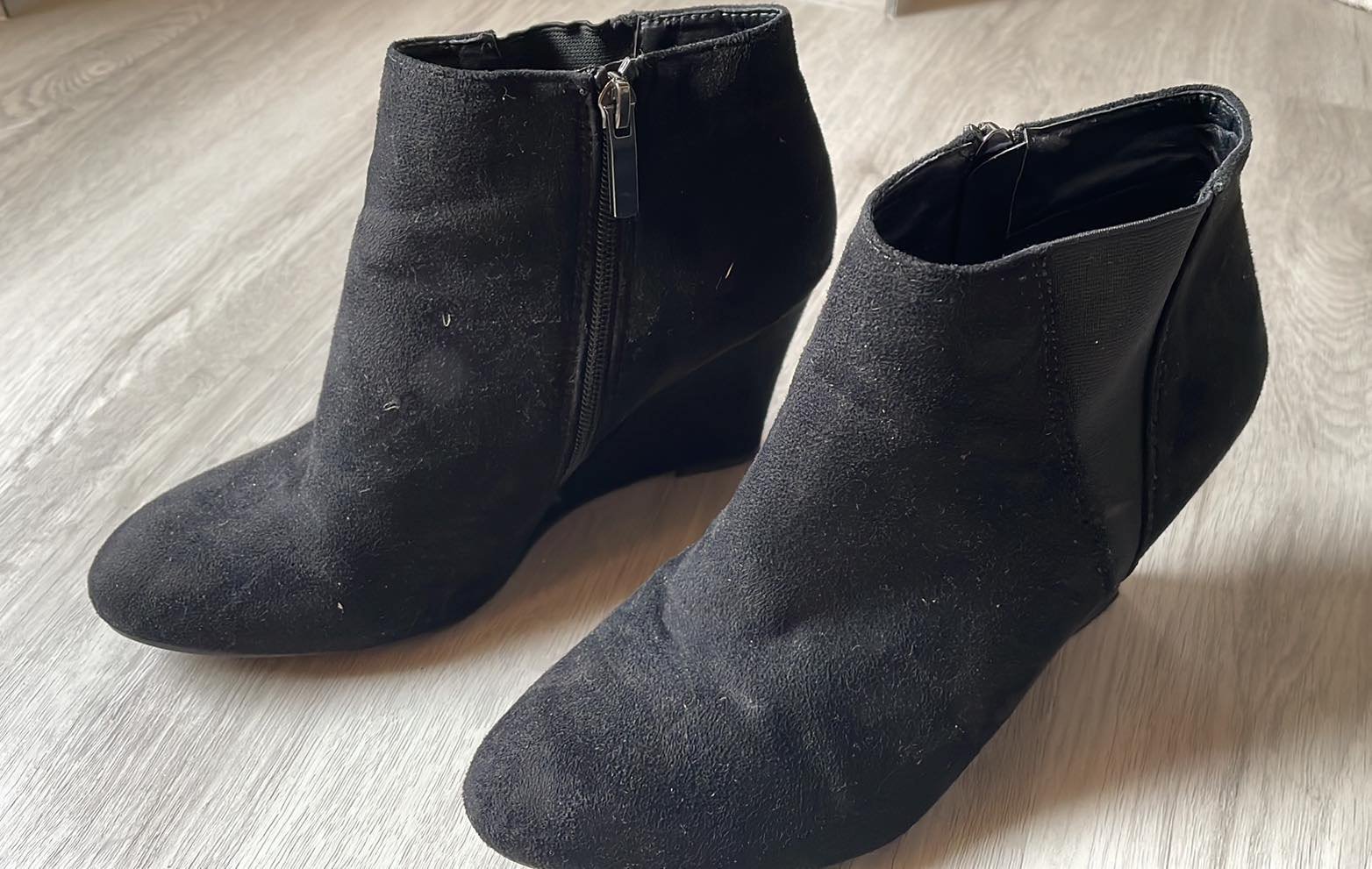 Hohe Damenschuhe schwarz Größe 39 