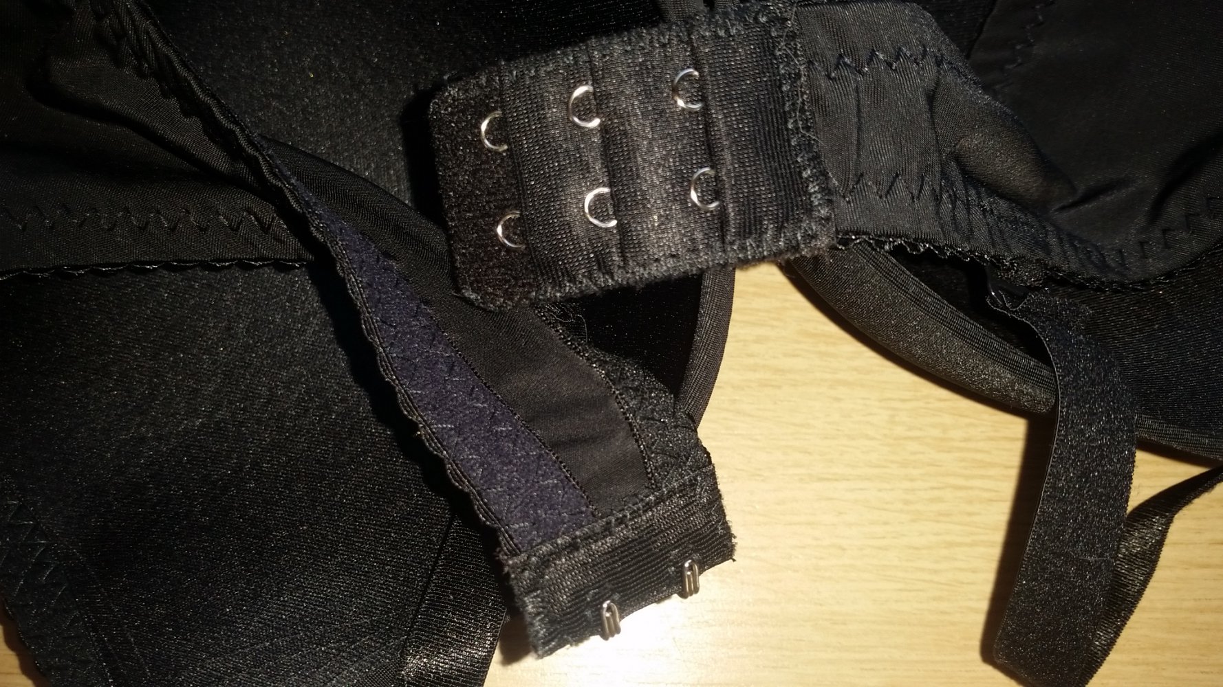 85B, BH, schwarz-silber