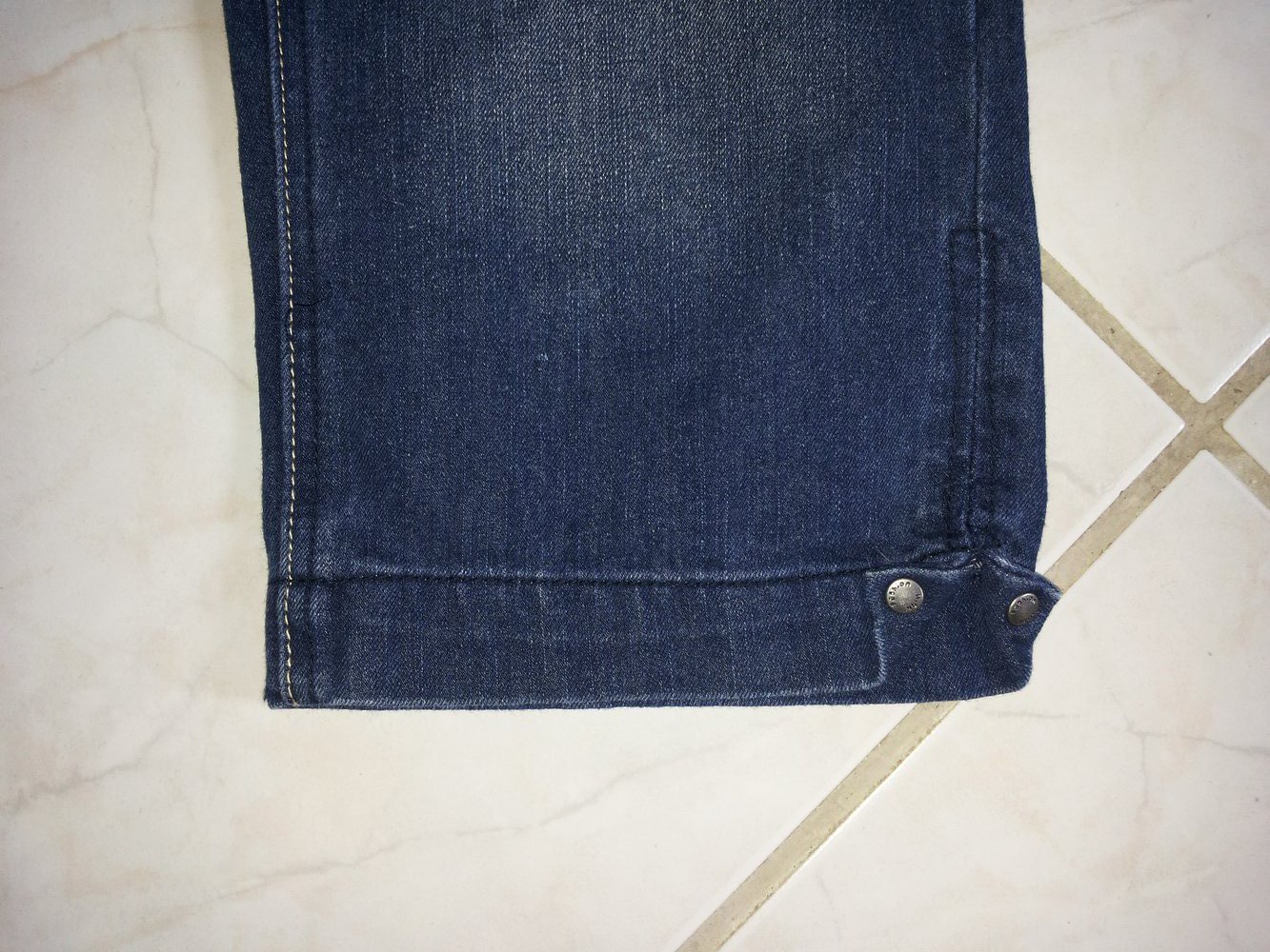 Neu, Verspielte Jeans-Short, Gr.36