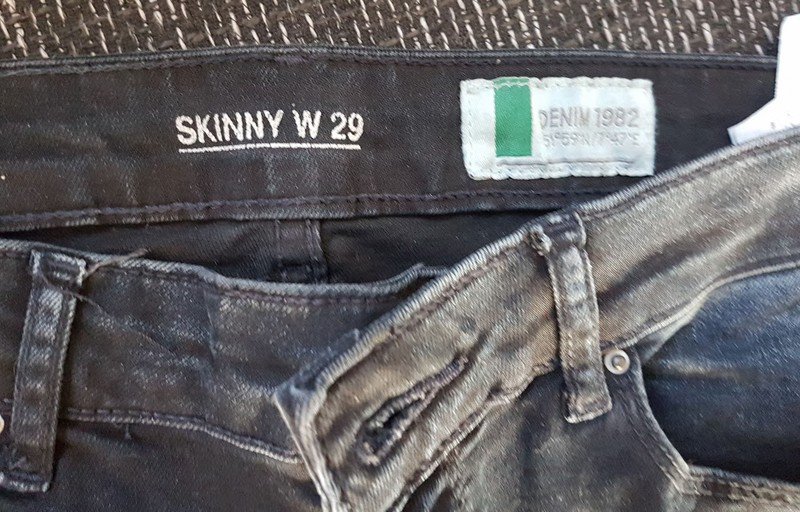 Dunkelblaue Skinny Jeans 