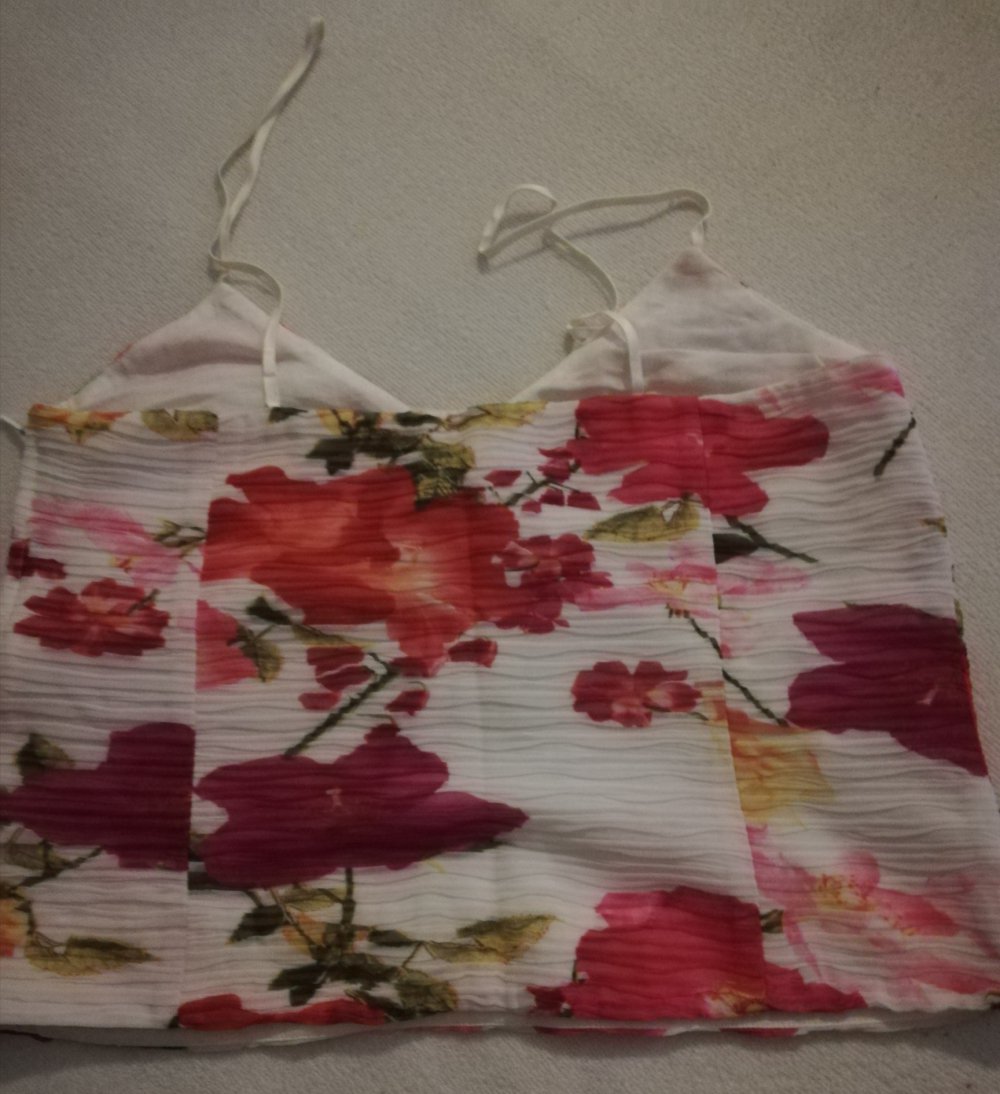 Kurzes Top mit Blumenmuster, Gr. 36