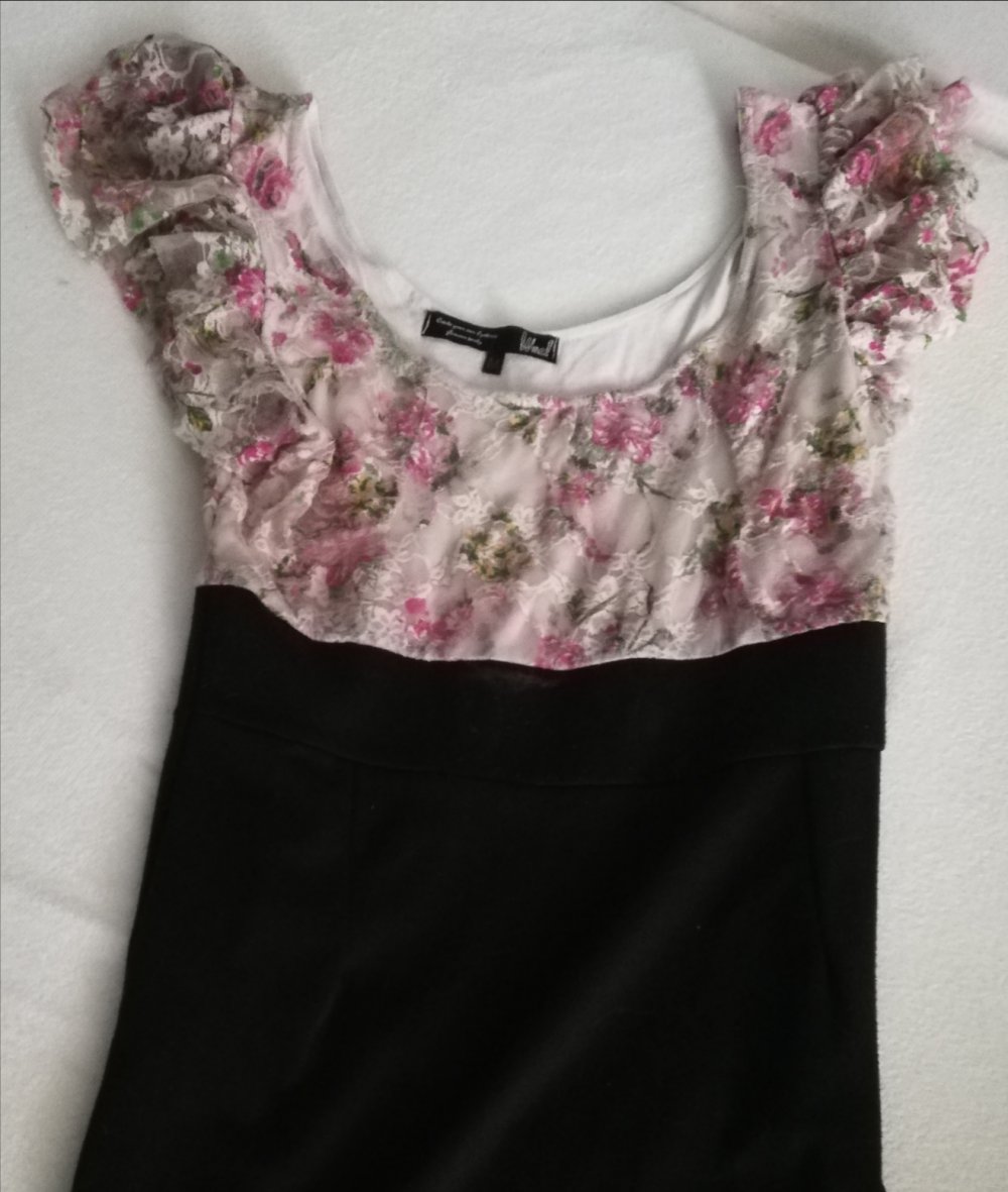 Schönes Blumenkleid, Gr. 36