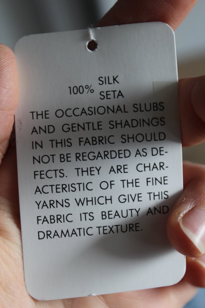 Marineblaues Kostüm aus drei Teilen