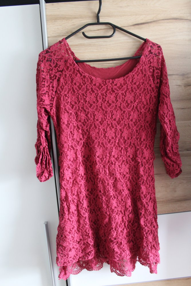 Spitzenoberteil in rot