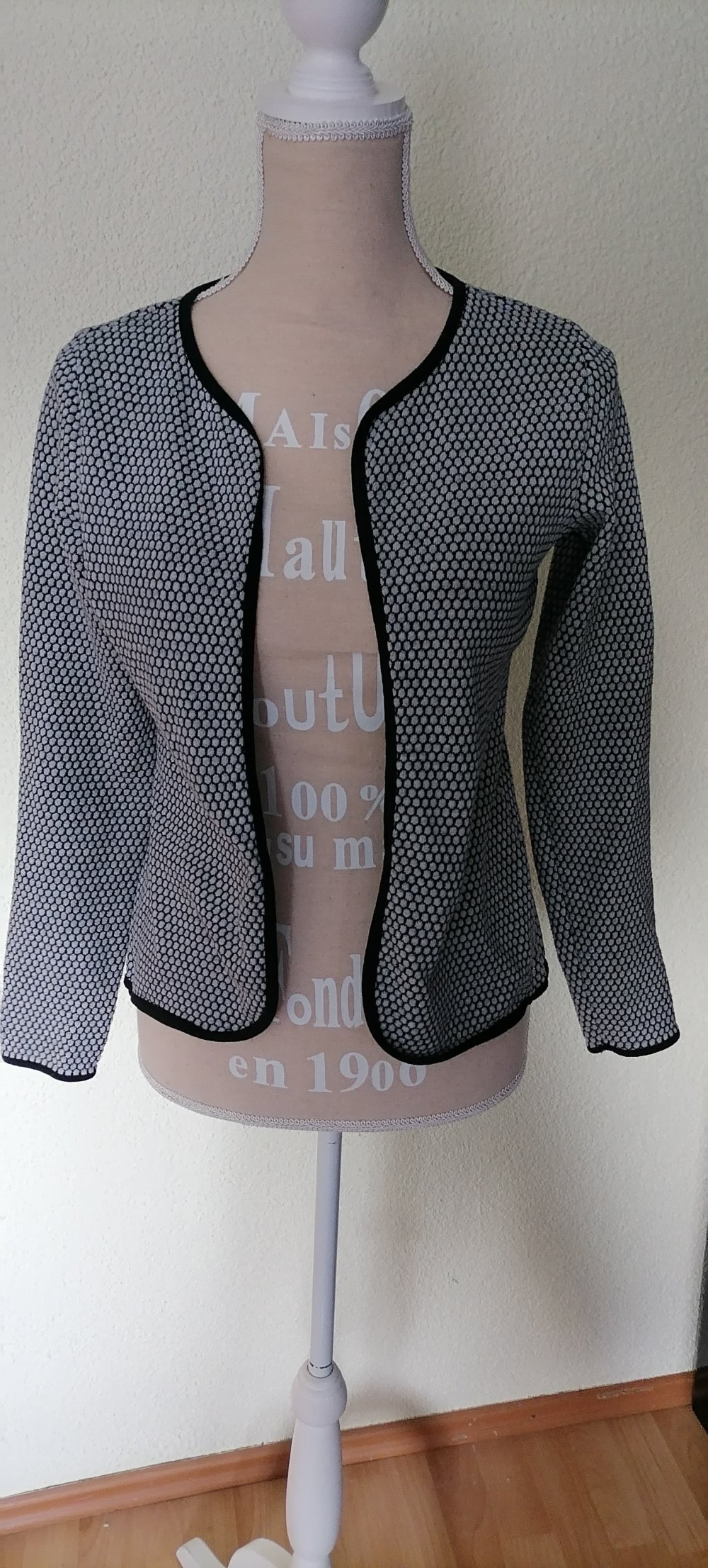 Jäckchen Strickjacke Only Gr. 34 XS