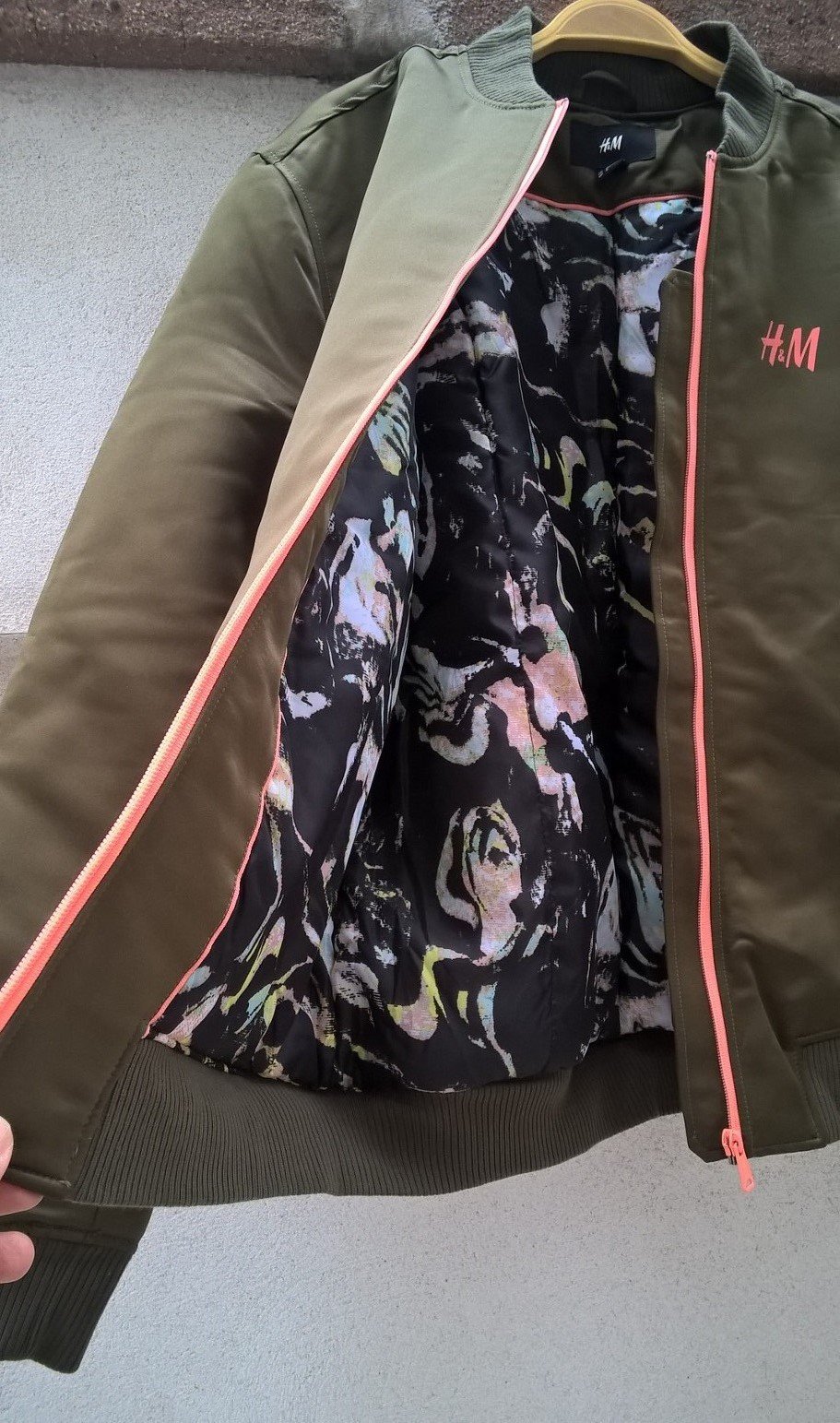 HERREN BOMBERJACKE Gr. L von H&M STUDIO AW14 khaki grün rar PILOTEN NEU Winter