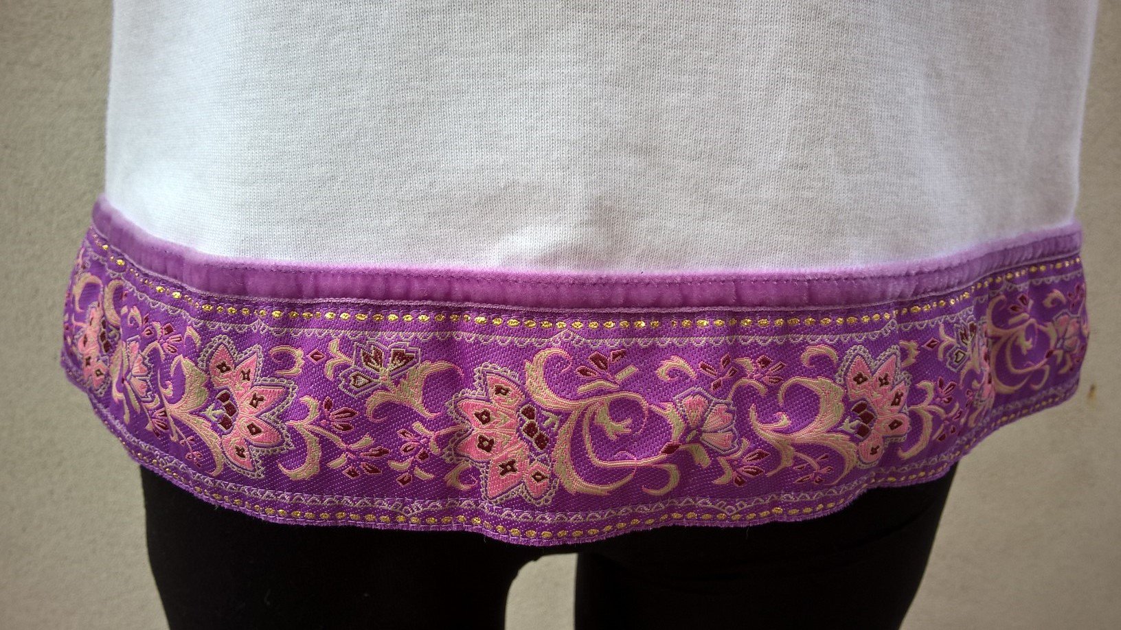 Oberteil Bluse Baumwolle weiss lila rosa Bordüre Gr. 40, 42