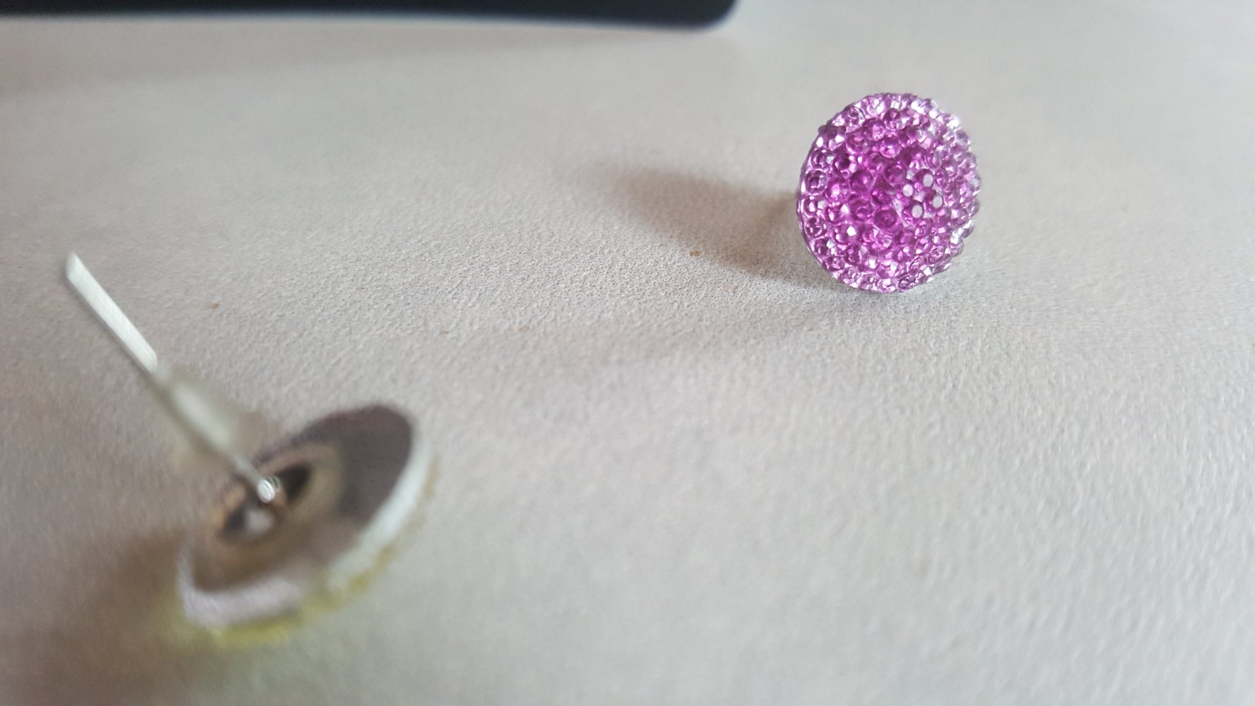 Ohrringe Stecker Jelly Beans Shamballa Flieder Glamour Rund Perle ungetragen Froot Fruchtgummi Look schimmernd