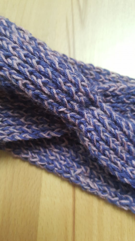 Stirnband Bandeau Kopfschmuck Bandana Wollmütze Handmade Einzelstück Twist Strickband Ohrwärmer Haarband DIY Unique Flieder Wolle Kopfband
