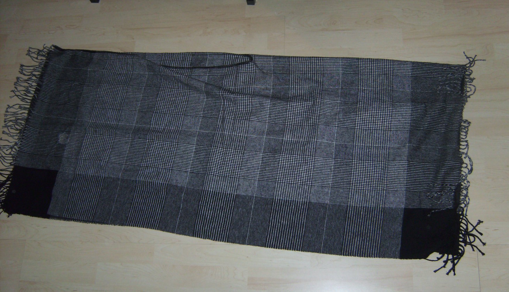 Cape, Poncho, Überzieher Hahnentrittmuster, Schal vielseitig Tartanmuster, Jesterfield Royal Look Must have Unisized XL, Plaid